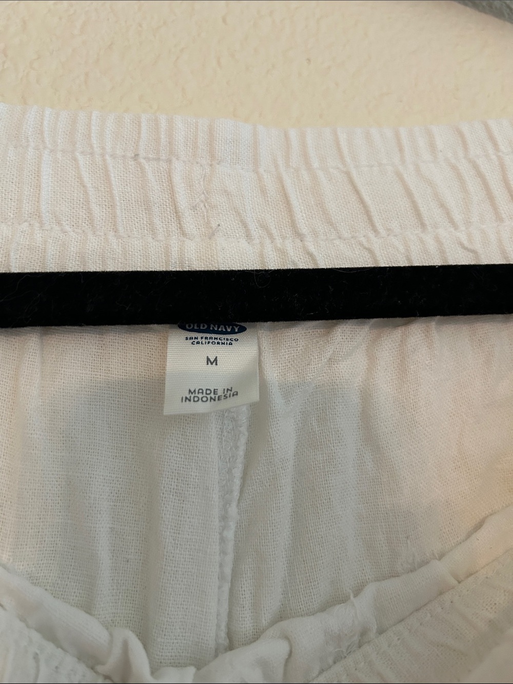 Old Navy White Drawstring Linen Capris - Picture 3 of 3